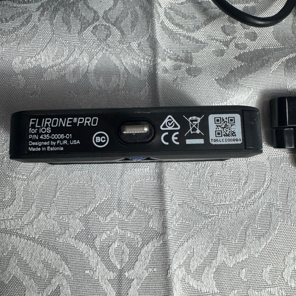 FLIR One Pro iOS Thermal Camera Adapter - Picture 3 of 4